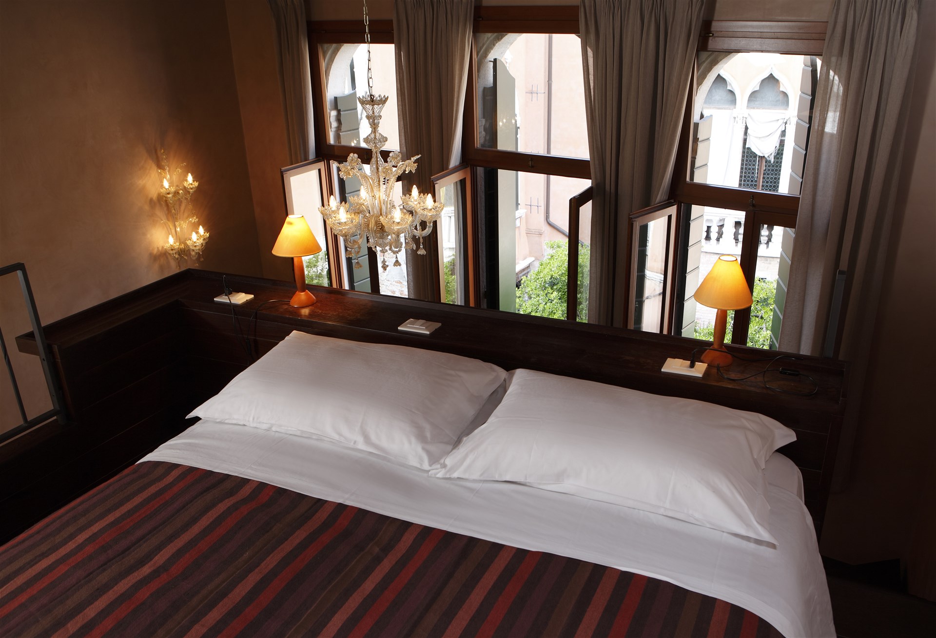 06-On-the-loft-there-is-a-double-bed